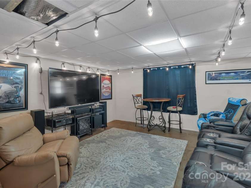 107 Pinelake Drive, Kings Mountain, NC 28086.  MLS# CAR4232328, YatesRealty ID 5707. 