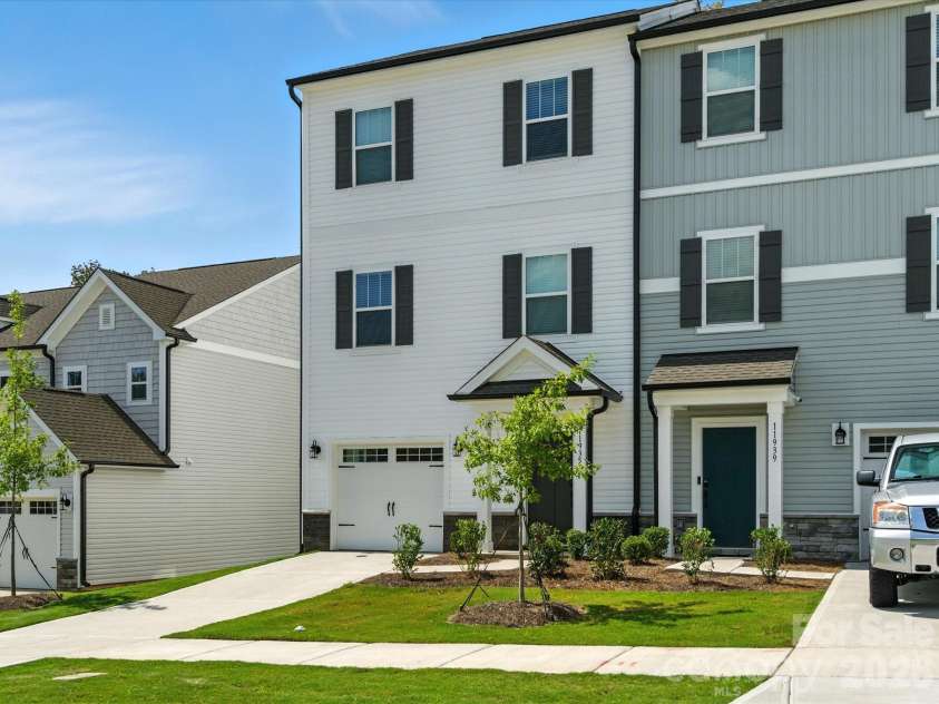 11935 Basking Drive, Charlotte, NC 28214.  MLS# CAR4345668, YatesRealty ID 5707. 