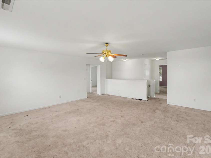 460 Dutch White Drive, Clover, SC 29710.  MLS# CAR4423110, YatesRealty ID 57077. 