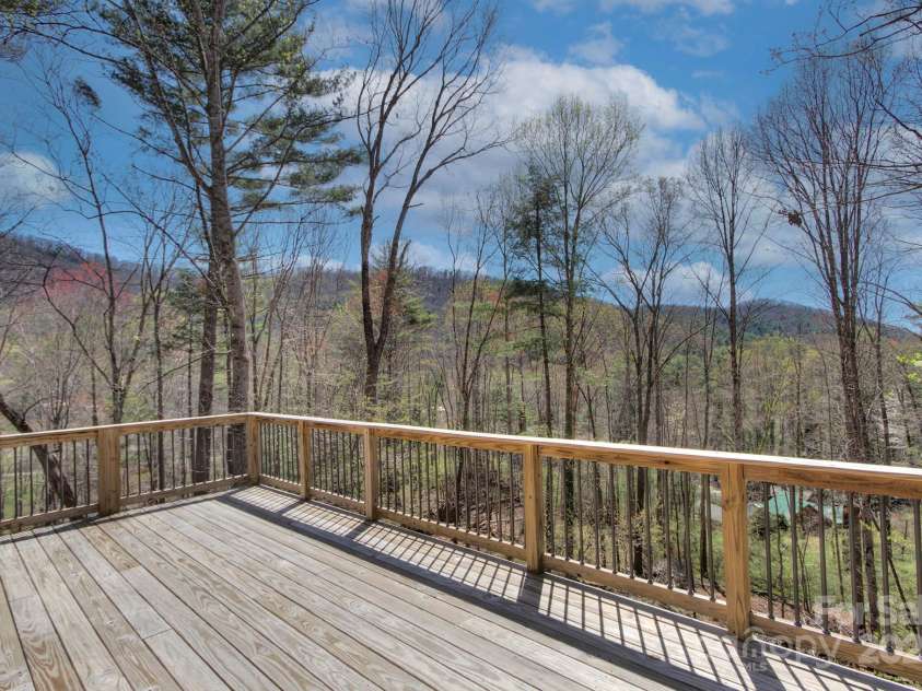 80 Vance Gap Road, Asheville, NC 28805.  MLS# CAR4242077, YatesRealty ID 5708. 