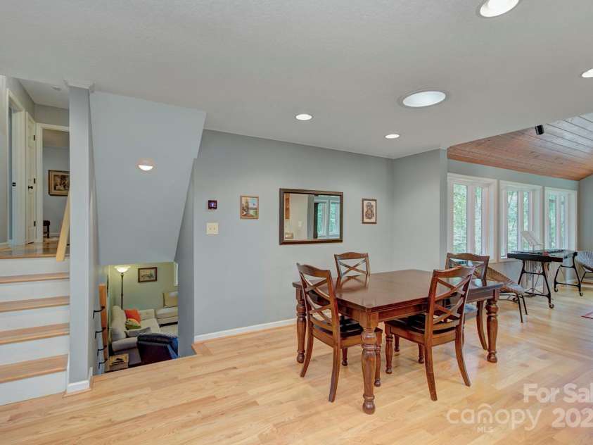 80 Vance Gap Road, Asheville, NC 28805.  MLS# CAR4242077, YatesRealty ID 5708. 