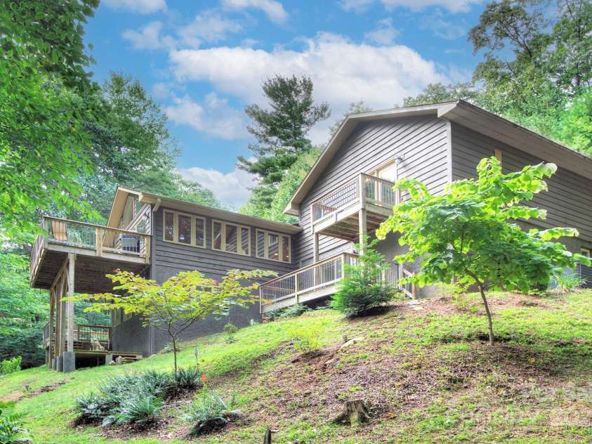 80 Vance Gap Road, Asheville, NC 28805.  MLS# CAR4242077, YatesRealty ID 5708. 