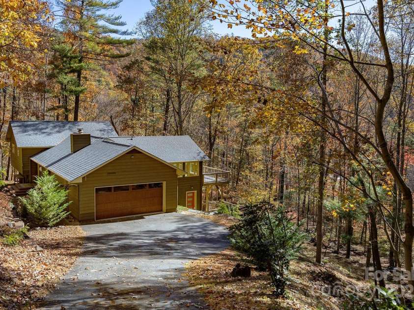 80 Vance Gap Road, Asheville, NC 28805.  MLS# CAR4242077, YatesRealty ID 5708. 