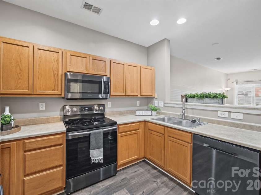 487 Delta Drive, Fort Mill, SC 29715.  MLS# CAR4433788, YatesRealty ID 57085. 