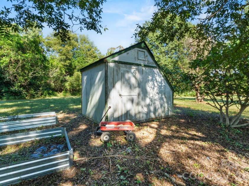 1235 Muller Road, Blythewood, SC 29016.  MLS# CAR4435072, YatesRealty ID 57094. 