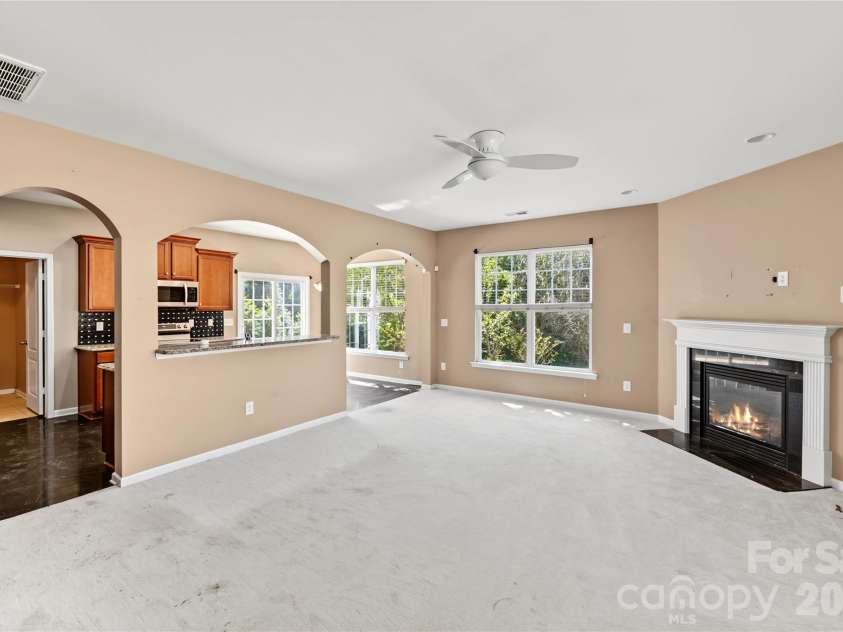 9738 Loughlin Lane, Charlotte, NC 28273.  MLS# CAR4409097, YatesRealty ID 57096. 