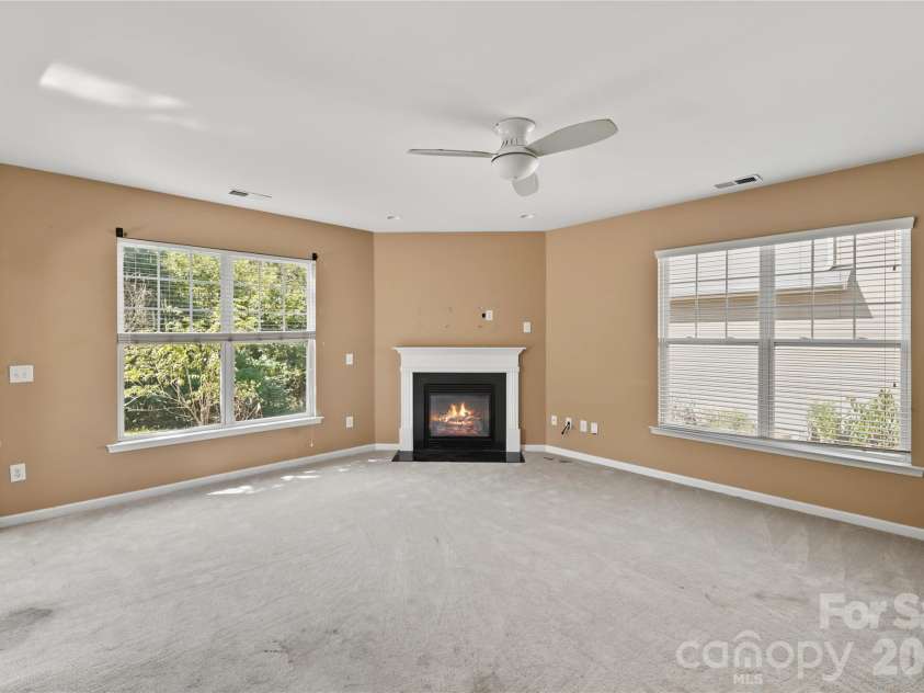 9738 Loughlin Lane, Charlotte, NC 28273.  MLS# CAR4409097, YatesRealty ID 57096. 