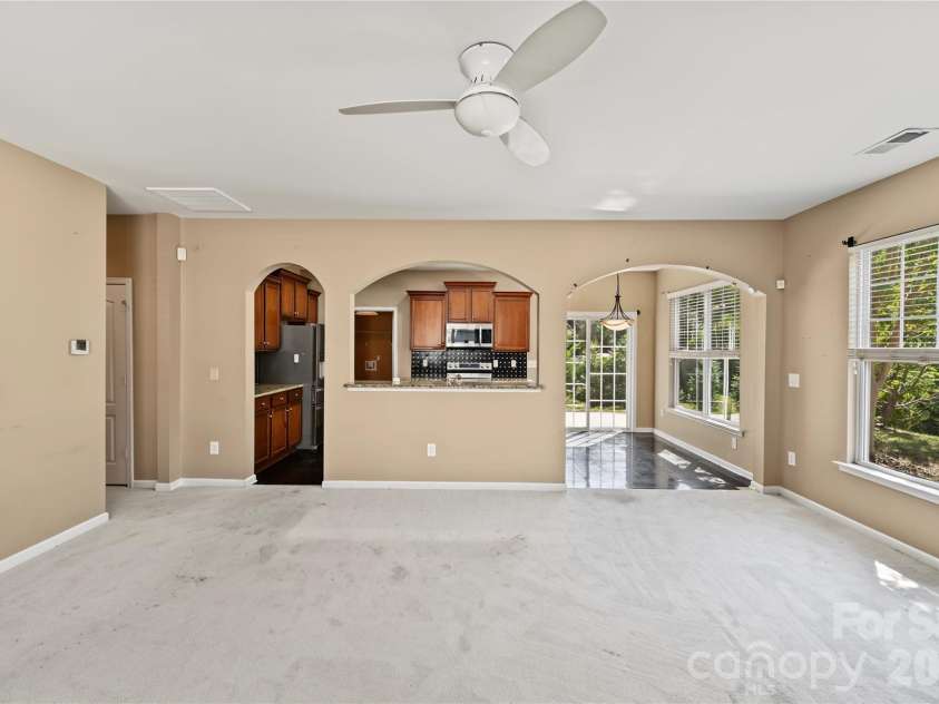 9738 Loughlin Lane, Charlotte, NC 28273.  MLS# CAR4409097, YatesRealty ID 57096. 