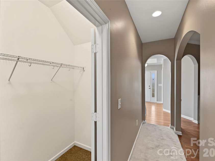 9738 Loughlin Lane, Charlotte, NC 28273.  MLS# CAR4409097, YatesRealty ID 57096. 