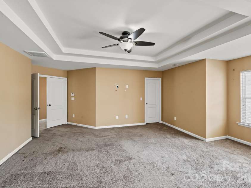 9738 Loughlin Lane, Charlotte, NC 28273.  MLS# CAR4409097, YatesRealty ID 57096. 