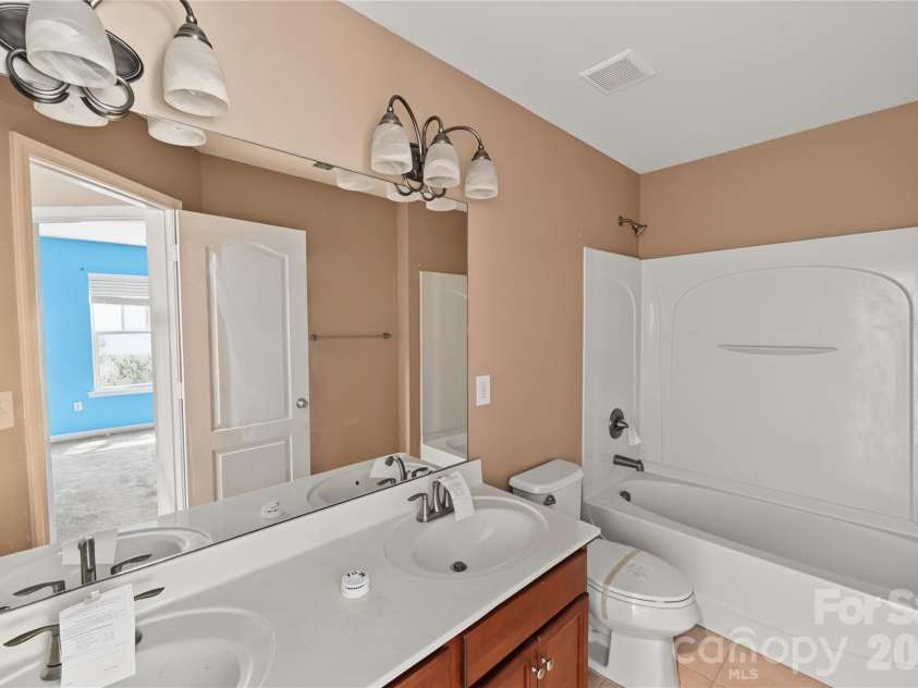 9738 Loughlin Lane, Charlotte, NC 28273.  MLS# CAR4409097, YatesRealty ID 57096. 