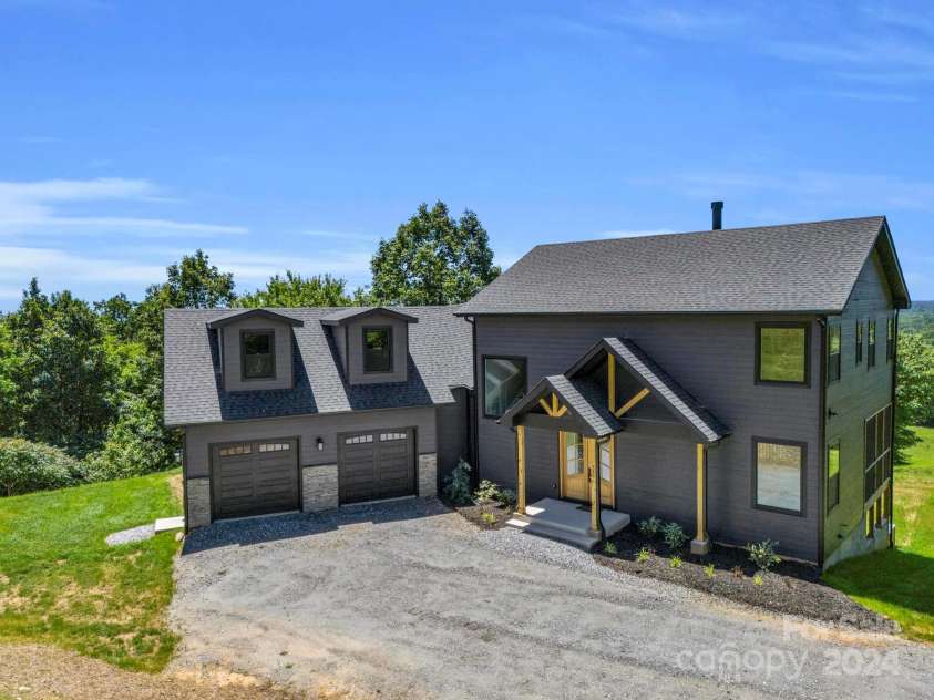 345 Preservation Trail, Columbus, NC 28722.  MLS# CAR4077956, YatesRealty ID 571. Modern Farmhouse