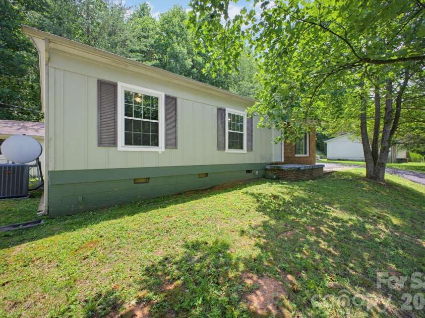 488 JOHN SWOFFORD Road, Nebo, NC 28761.  MLS# CAR4399061, YatesRealty ID 571. 