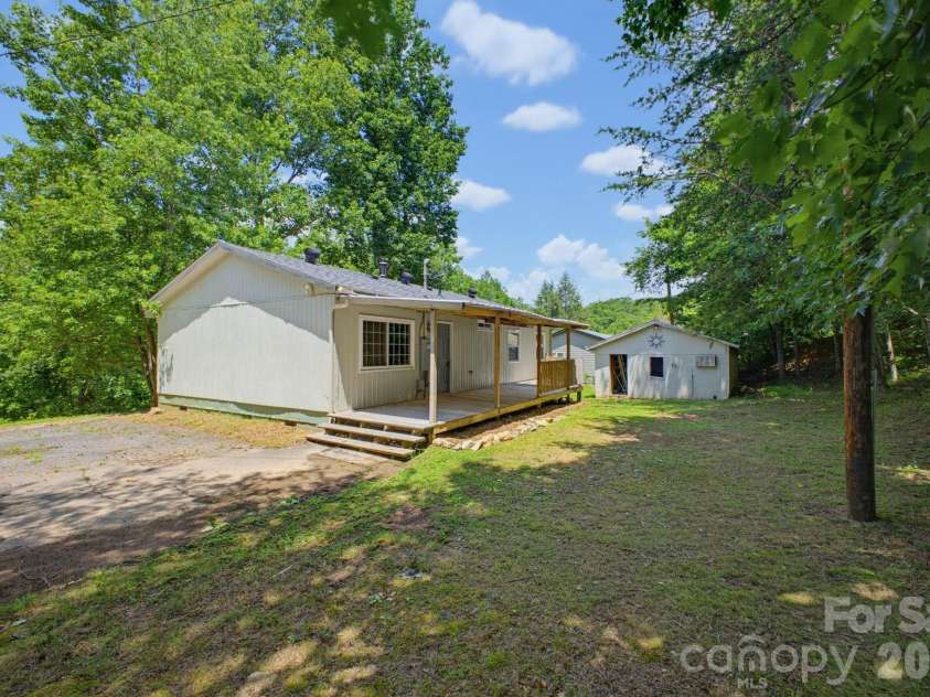 488 JOHN SWOFFORD Road, Nebo, NC 28761.  MLS# CAR4399061, YatesRealty ID 571. 