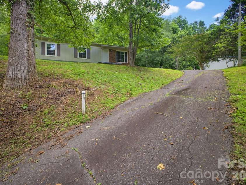 488 JOHN SWOFFORD Road, Nebo, NC 28761.  MLS# CAR4399061, YatesRealty ID 571. 