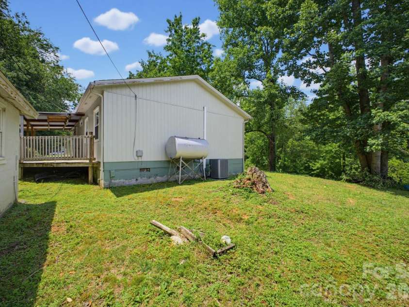 488 JOHN SWOFFORD Road, Nebo, NC 28761.  MLS# CAR4399061, YatesRealty ID 571. 