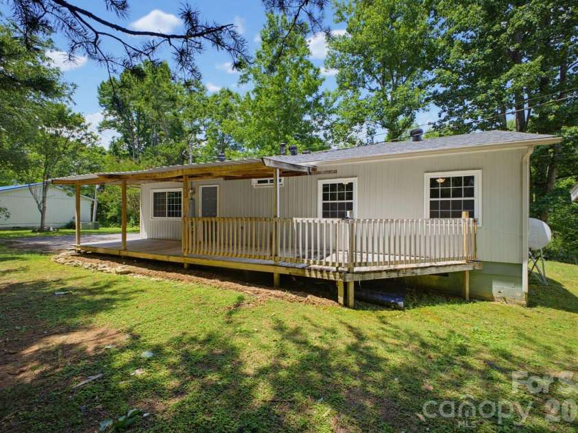 488 JOHN SWOFFORD Road, Nebo, NC 28761.  MLS# CAR4399061, YatesRealty ID 571. 