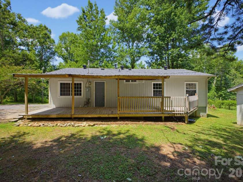488 JOHN SWOFFORD Road, Nebo, NC 28761.  MLS# CAR4399061, YatesRealty ID 571. 