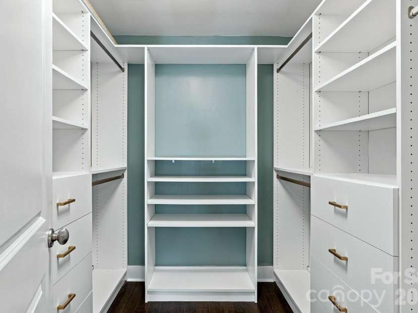 2311 Woodward Avenue, Charlotte, NC 28206.  MLS# CAR4430147, YatesRealty ID 57100. 
