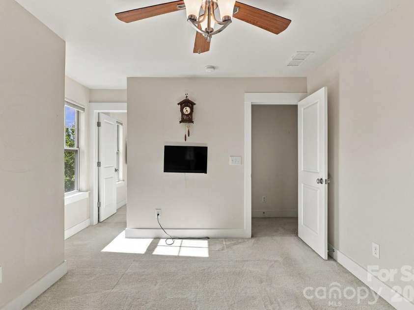 2311 Woodward Avenue, Charlotte, NC 28206.  MLS# CAR4430147, YatesRealty ID 57100. 