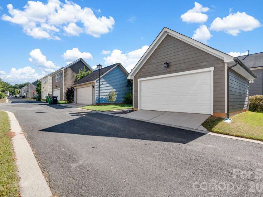 2311 Woodward Avenue, Charlotte, NC 28206.  MLS# CAR4430147, YatesRealty ID 57100. 