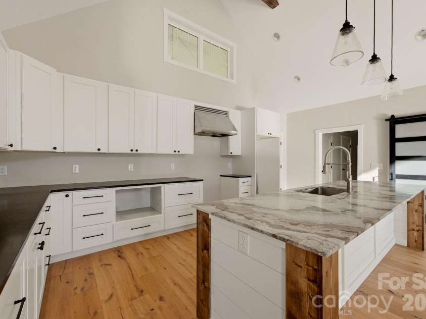 431 Tahlfield Road, Sylva, NC 28779.  MLS# CAR4380590, YatesRealty ID 57101. 