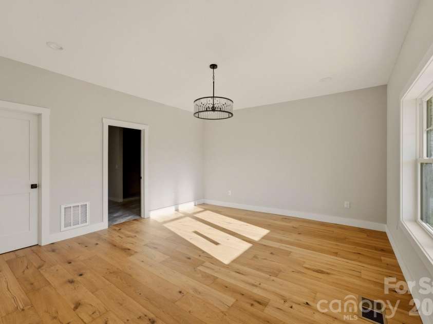 431 Tahlfield Road, Sylva, NC 28779.  MLS# CAR4380590, YatesRealty ID 57101. 