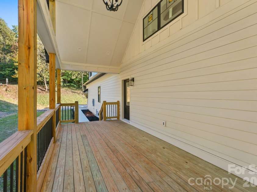 431 Tahlfield Road, Sylva, NC 28779.  MLS# CAR4380590, YatesRealty ID 57101. 