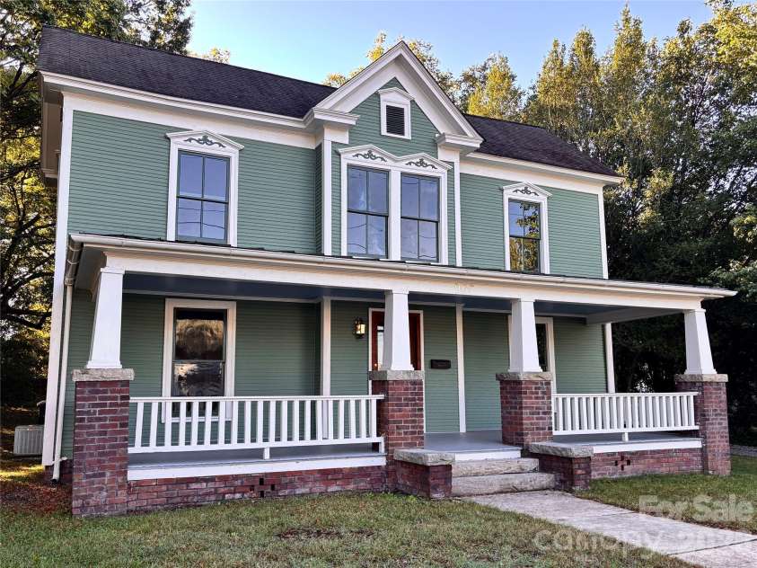 907 Fulton Street, Salisbury, NC 28144.  MLS# CAR4435208, YatesRealty ID 57103. 
