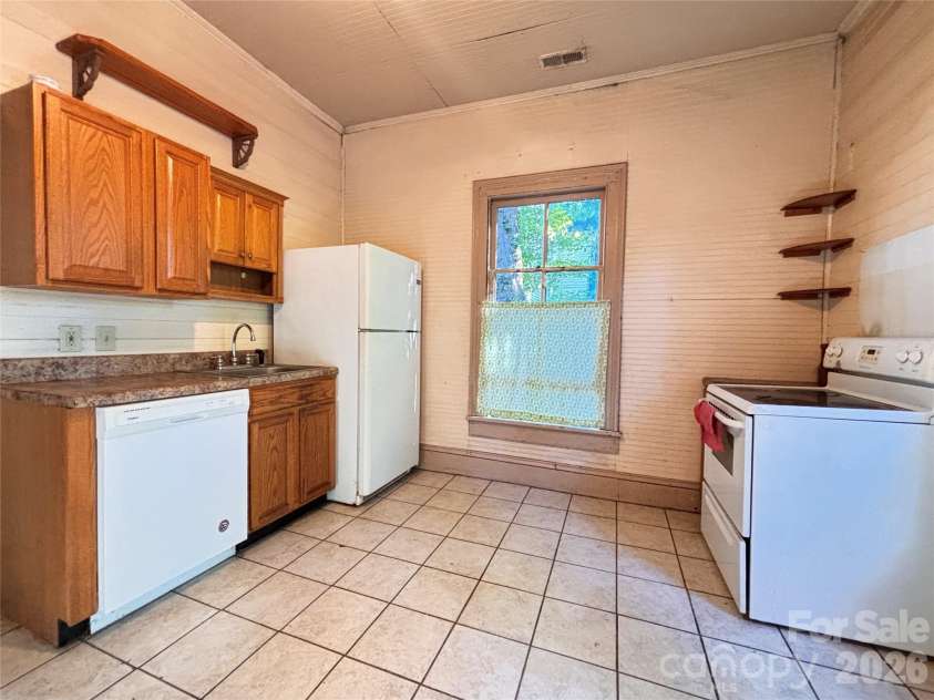 907 Fulton Street, Salisbury, NC 28144.  MLS# CAR4435208, YatesRealty ID 57103. 