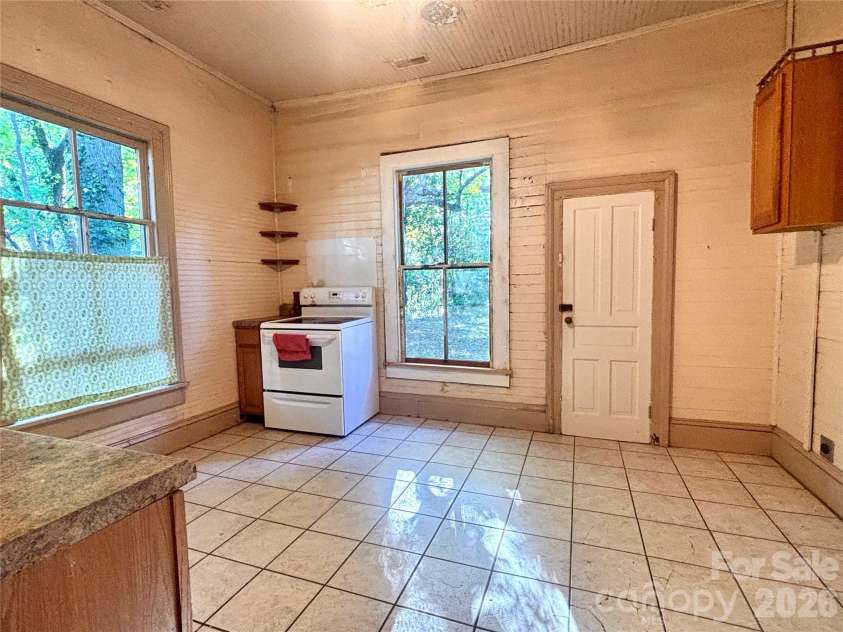 907 Fulton Street, Salisbury, NC 28144.  MLS# CAR4435208, YatesRealty ID 57103. 