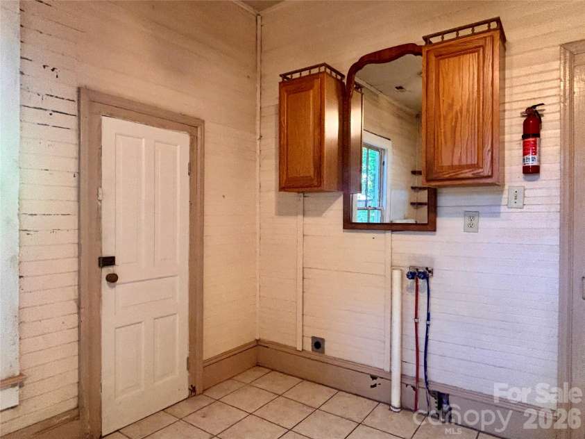 907 Fulton Street, Salisbury, NC 28144.  MLS# CAR4435208, YatesRealty ID 57103. 