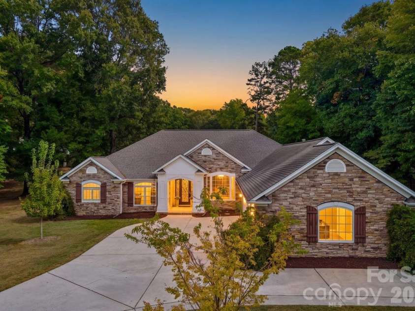 5329 Kuykendall Road, Charlotte, NC 28270.  MLS# CAR4431745, YatesRealty ID 57106. 