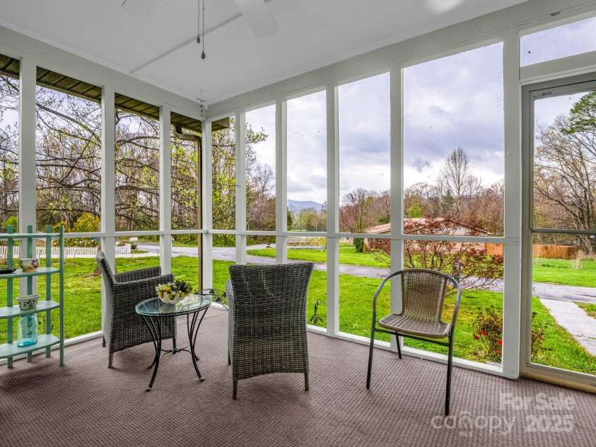 154 Freedom Road, Hendersonville, NC 28782.  MLS# CAR4243481, YatesRealty ID 5711. 