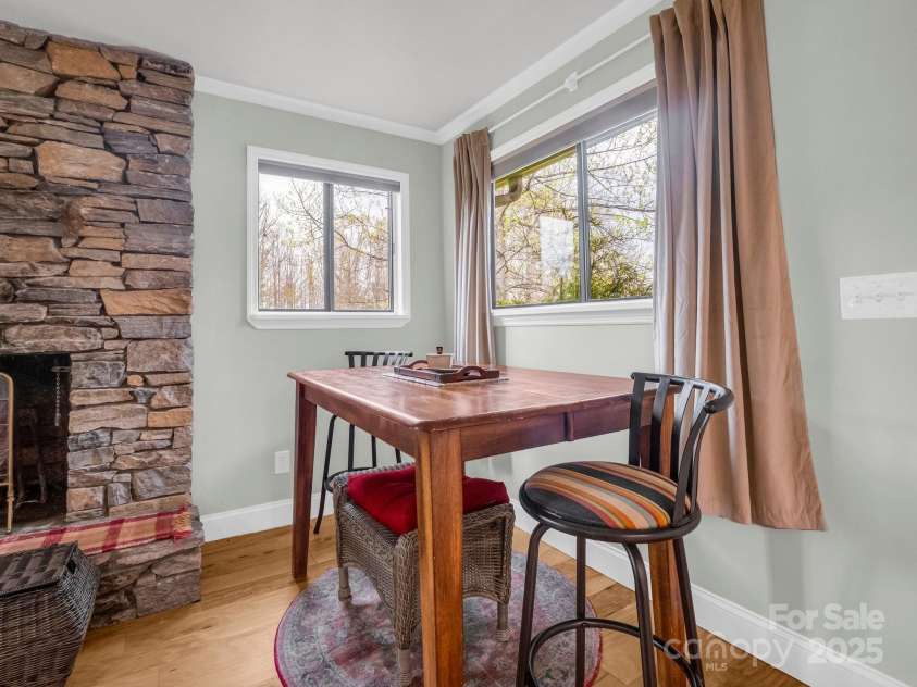 154 Freedom Road, Hendersonville, NC 28782.  MLS# CAR4243481, YatesRealty ID 5711. 