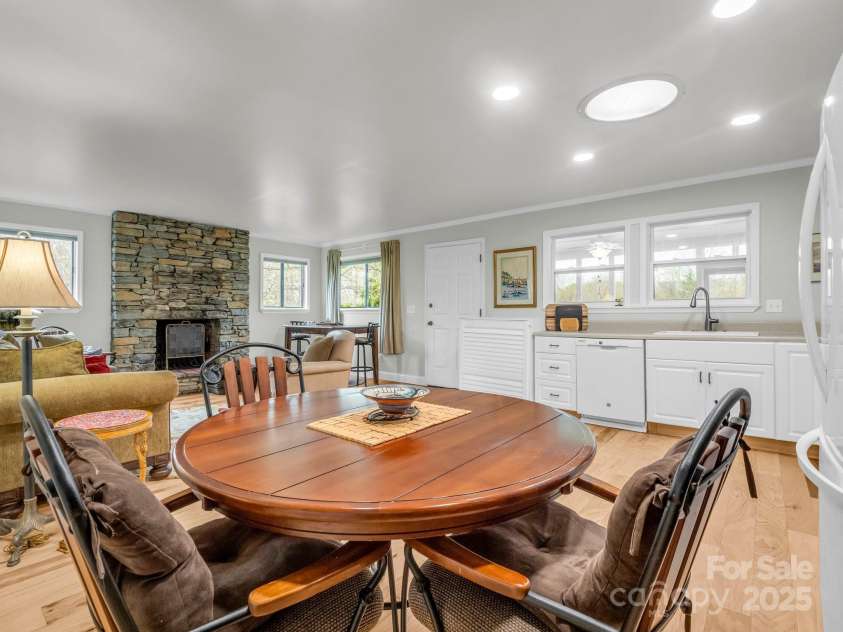 154 Freedom Road, Hendersonville, NC 28782.  MLS# CAR4243481, YatesRealty ID 5711. 