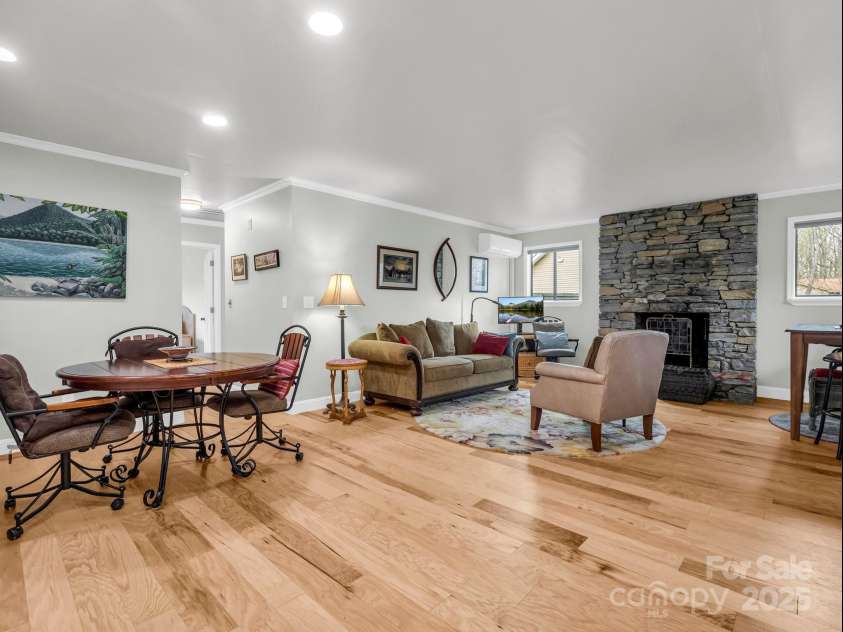 154 Freedom Road, Hendersonville, NC 28782.  MLS# CAR4243481, YatesRealty ID 5711. 