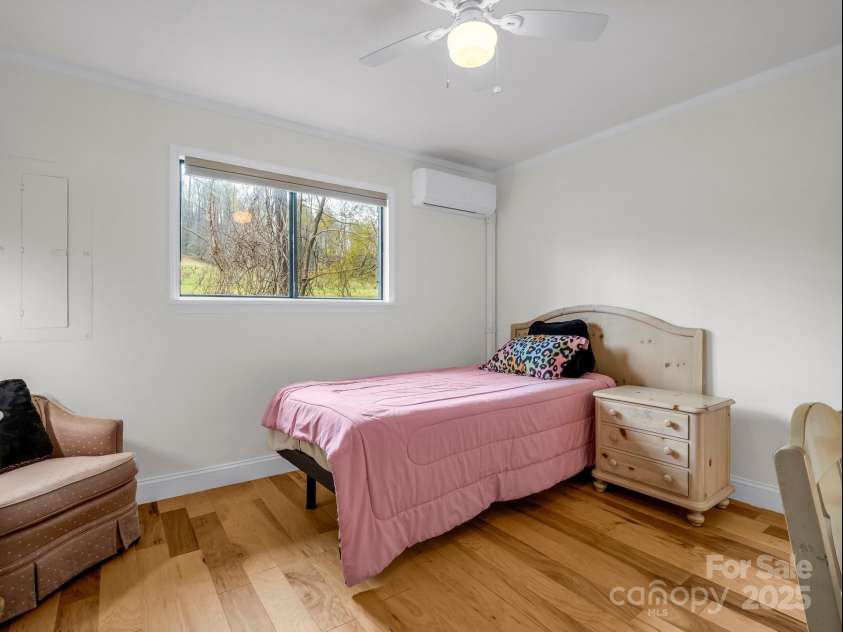 154 Freedom Road, Hendersonville, NC 28782.  MLS# CAR4243481, YatesRealty ID 5711. 