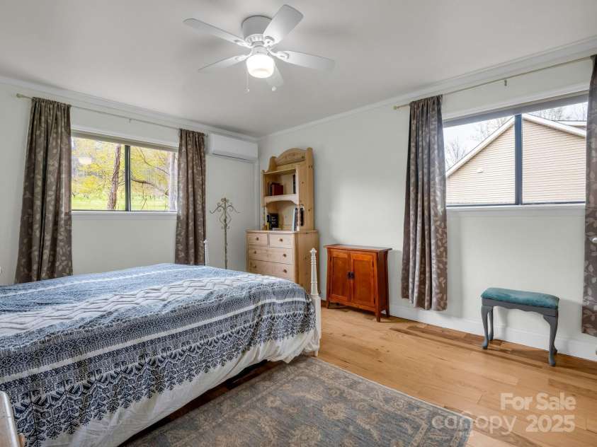 154 Freedom Road, Hendersonville, NC 28782.  MLS# CAR4243481, YatesRealty ID 5711. 