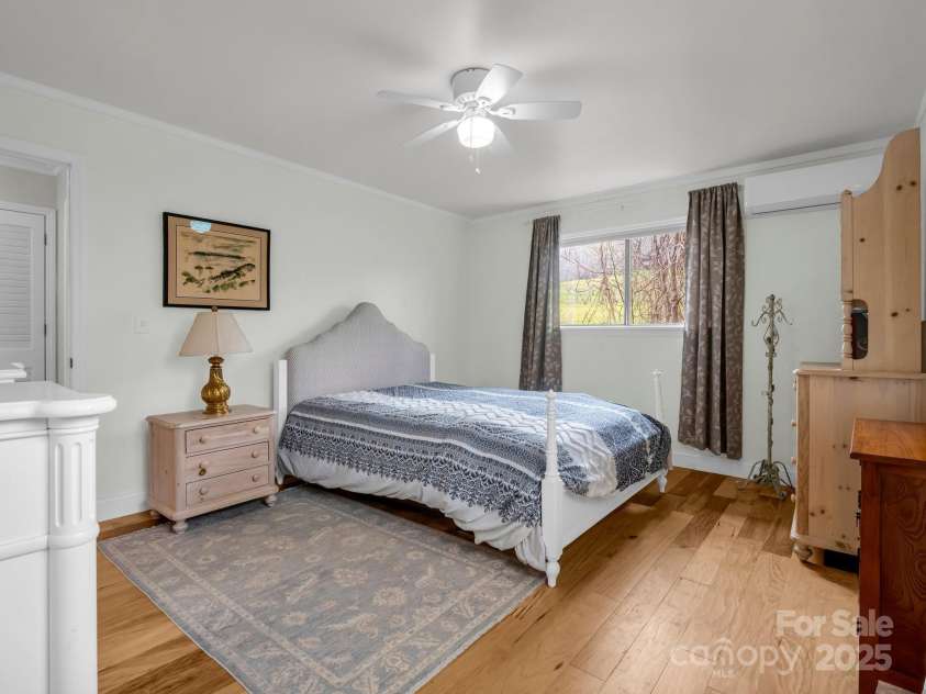 154 Freedom Road, Hendersonville, NC 28782.  MLS# CAR4243481, YatesRealty ID 5711. 