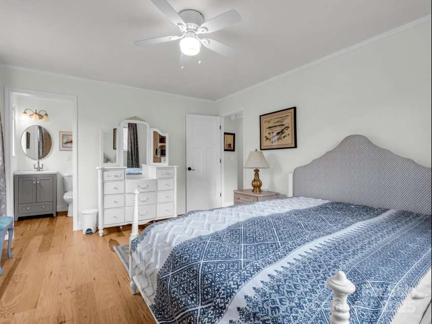 154 Freedom Road, Hendersonville, NC 28782.  MLS# CAR4243481, YatesRealty ID 5711. 