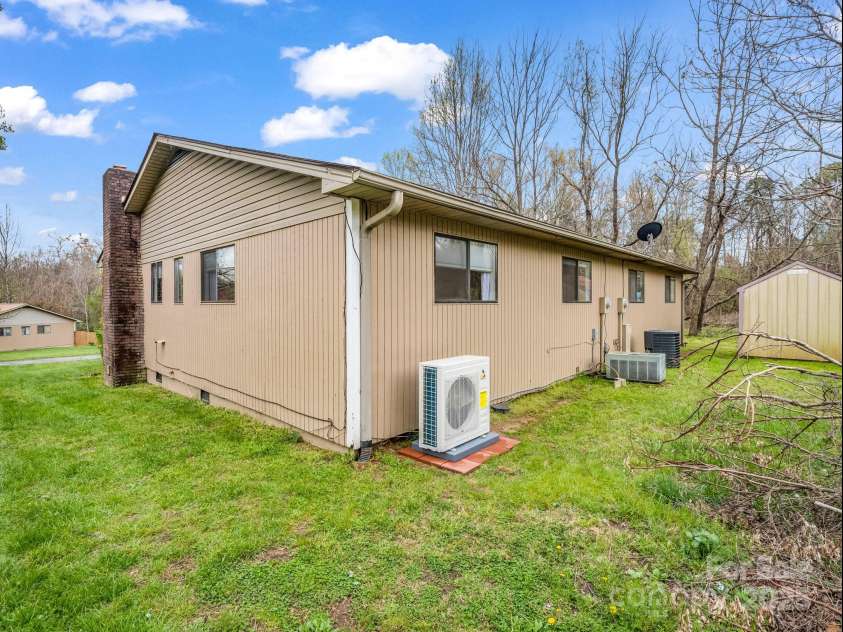 154 Freedom Road, Hendersonville, NC 28782.  MLS# CAR4243481, YatesRealty ID 5711. 