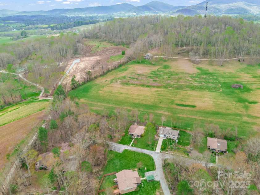 154 Freedom Road, Hendersonville, NC 28782.  MLS# CAR4243481, YatesRealty ID 5711. 