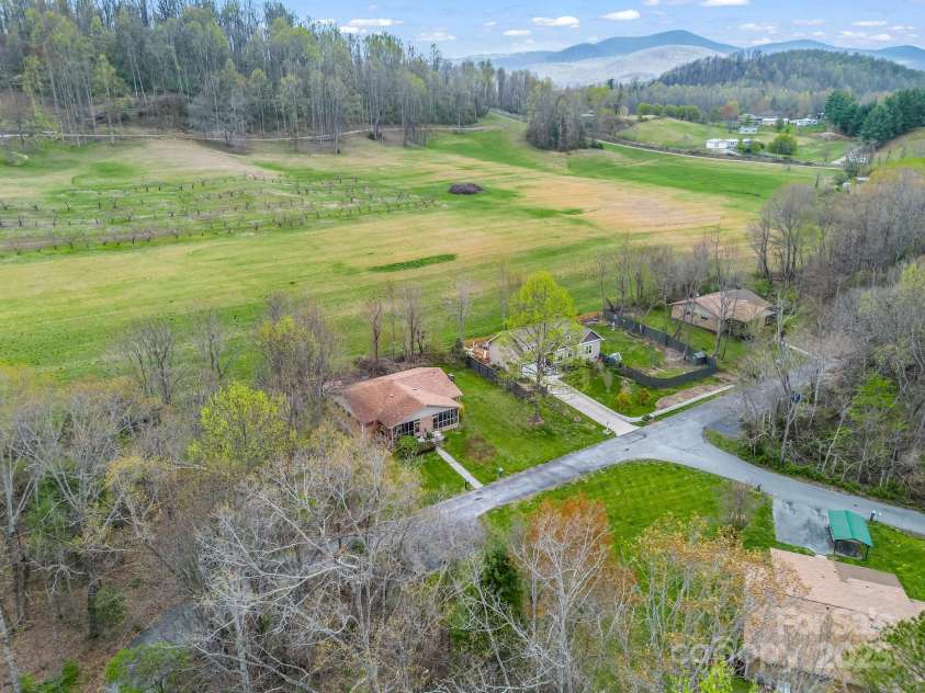 154 Freedom Road, Hendersonville, NC 28782.  MLS# CAR4243481, YatesRealty ID 5711. 