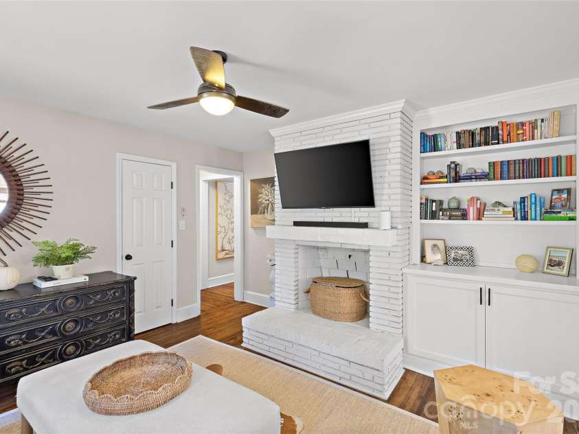 5109 Wedgewood Drive, Charlotte, NC 28210.  MLS# CAR4433813, YatesRealty ID 57110. Den