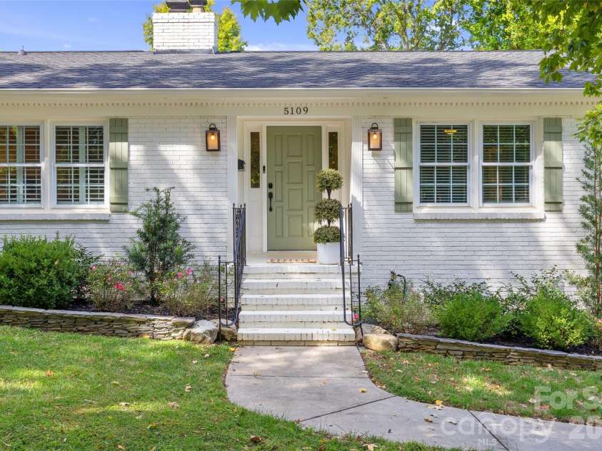 5109 Wedgewood Drive, Charlotte, NC 28210.  MLS# CAR4433813, YatesRealty ID 57110. Front Entrance