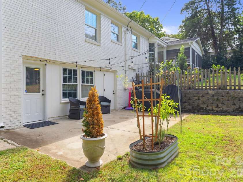 5109 Wedgewood Drive, Charlotte, NC 28210.  MLS# CAR4433813, YatesRealty ID 57110. Patio
