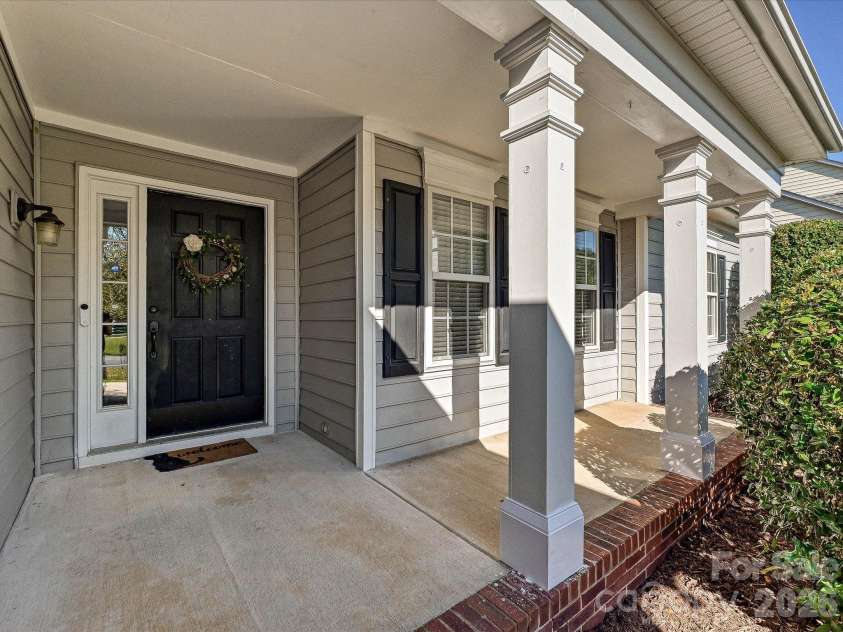 6701 Sweetfield Drive, Charlotte, NC 28269.  MLS# CAR4435077, YatesRealty ID 57114. 