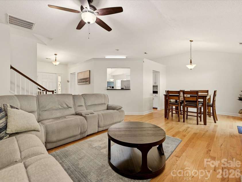 6701 Sweetfield Drive, Charlotte, NC 28269.  MLS# CAR4435077, YatesRealty ID 57114. 