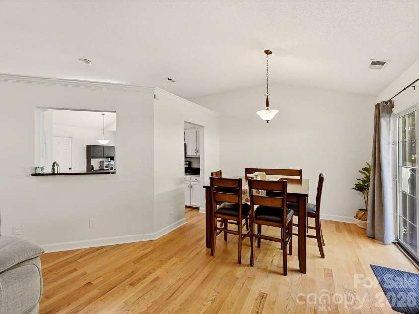 6701 Sweetfield Drive, Charlotte, NC 28269.  MLS# CAR4435077, YatesRealty ID 57114. 